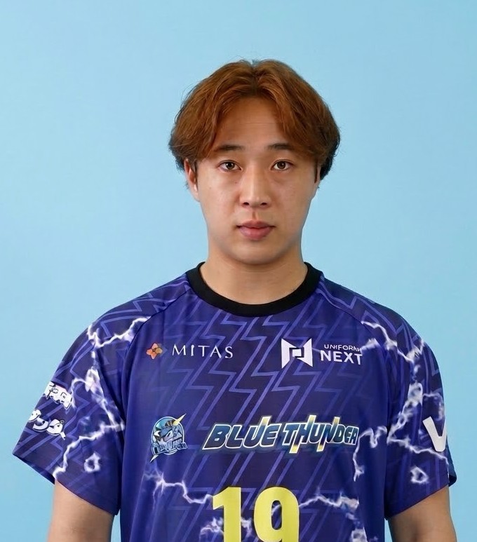新井　駿佑